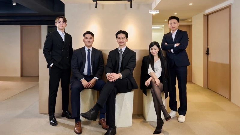 昱成顧問與合作團隊